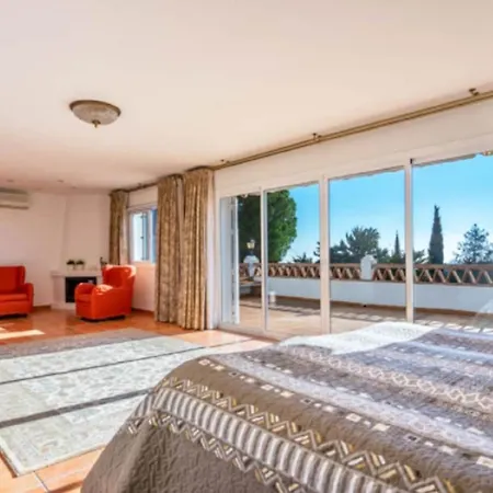 Villa Milagro In Mijas