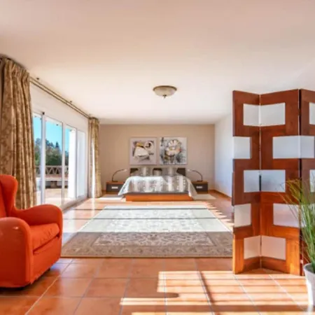 Villa Milagro In Mijas